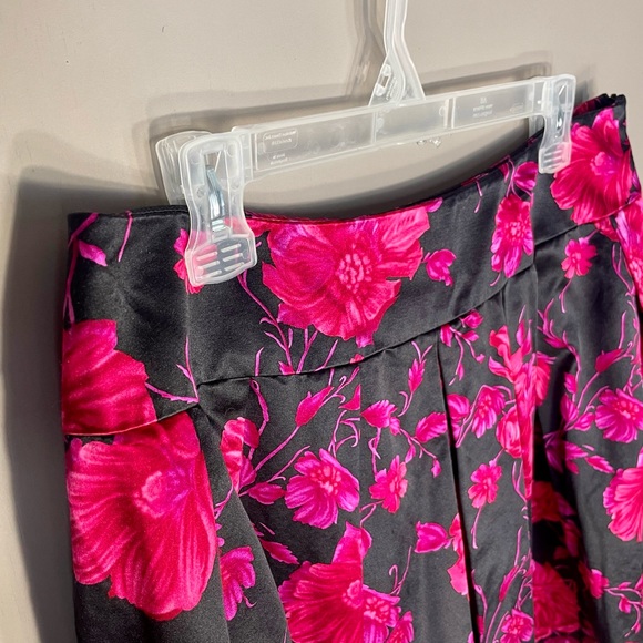 🌺TALBOTS🌺 Silk Floral Skirt - Picture 2 of 8